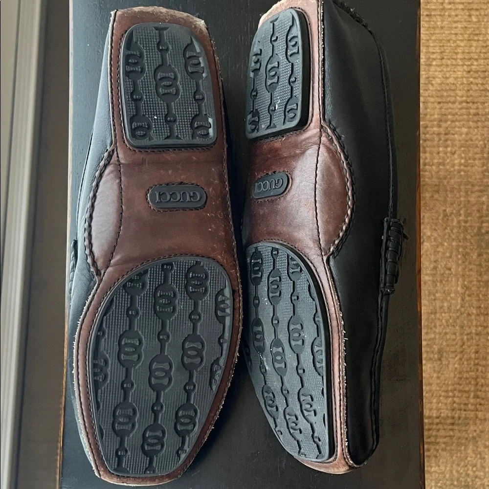 Gucci Black Leather Women's Horsebit Loafers with Gold Hardware - Picture 3 of 14